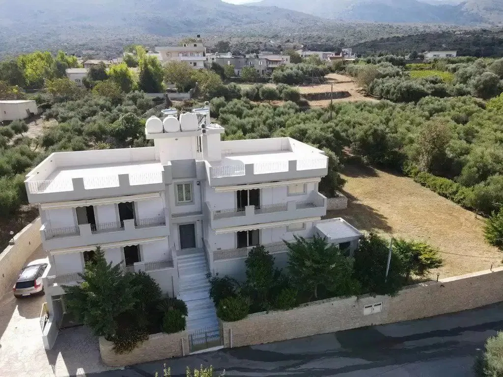 Villa for Sale in Perama, Mylopotamos