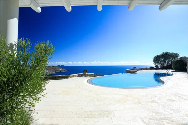 Sea-View 900 m² Villa with Nine Bedrooms for Sale in Mykonos, Cyclades — photo 3