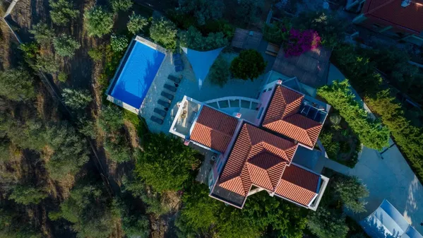 Contemporary Six-Bedroom Villa for Sale in Troizinia, Methana — photo 5