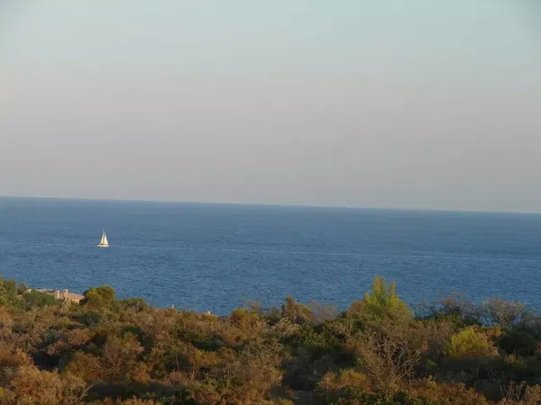 Renovated Three-Bedroom Villa for Sale in Porto Heli, Argolida — photo 3