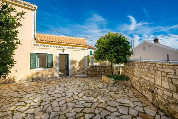 Three-Bedroom Villa for Sale in Paxoi Corfu, Corfu — photo 2