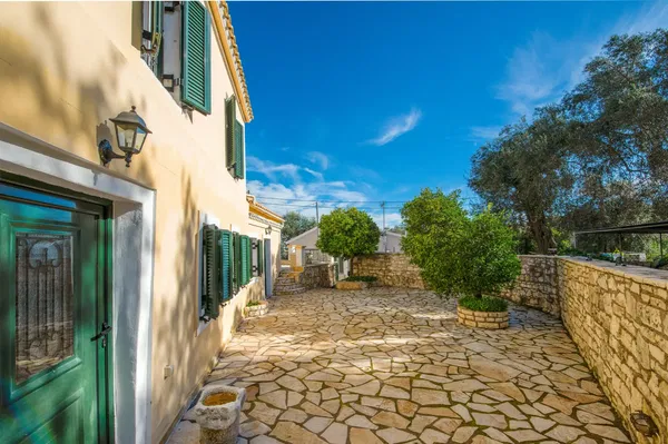 Three-Bedroom Villa for Sale in Paxoi Corfu, Corfu — photo 5