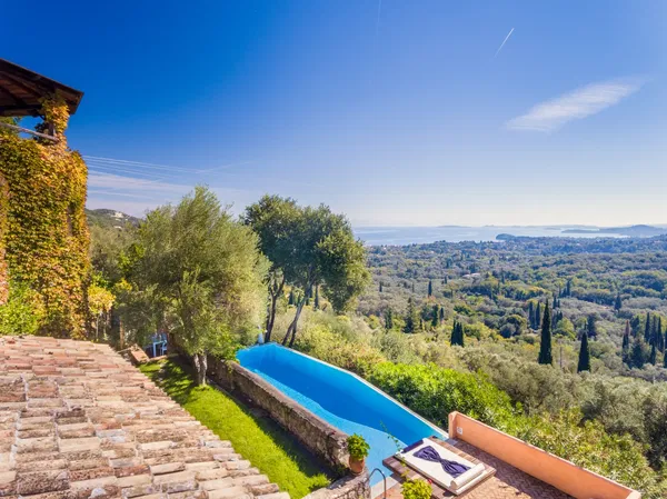 Sea-View 195 m² Villa with Two Bedrooms for Sale in Corfu, Ionian Islands — photo 5