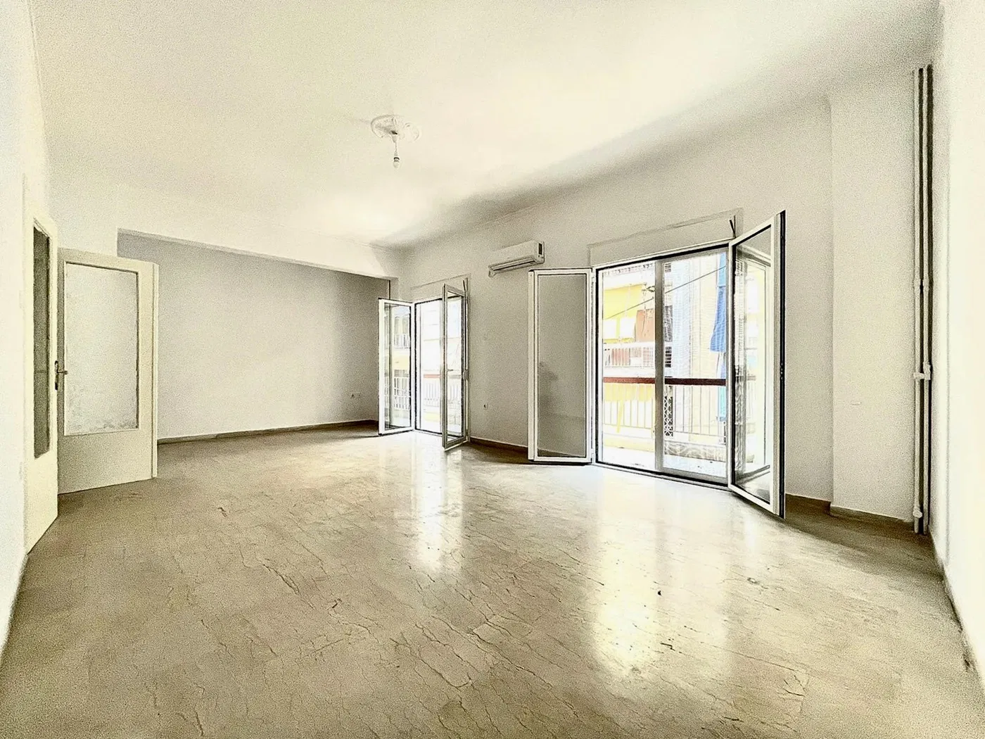 450 m² Building for Sale in Kypseli, Athens Center