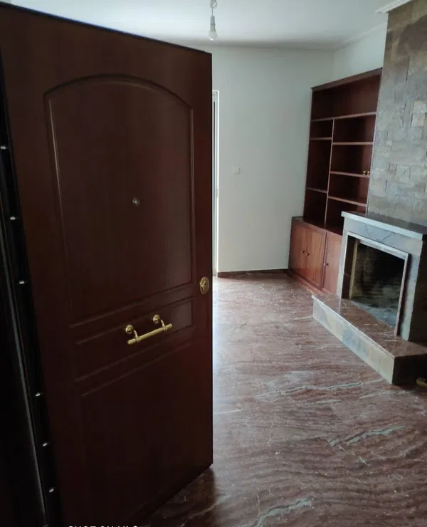 Renovated 132 m² Apartment with Three Bedrooms for Sale in Petroupoli, Athens Western Suburbs — photo 4