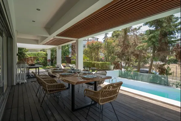 250 m² Villa with Three Bedrooms for Sale in Voula, Athens Southern suburbs — photo 3