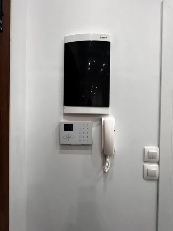 Renovated Four-Bedroom Apartment for Sale in Gyzi - Pedion Areos, Athens Center — photo 5