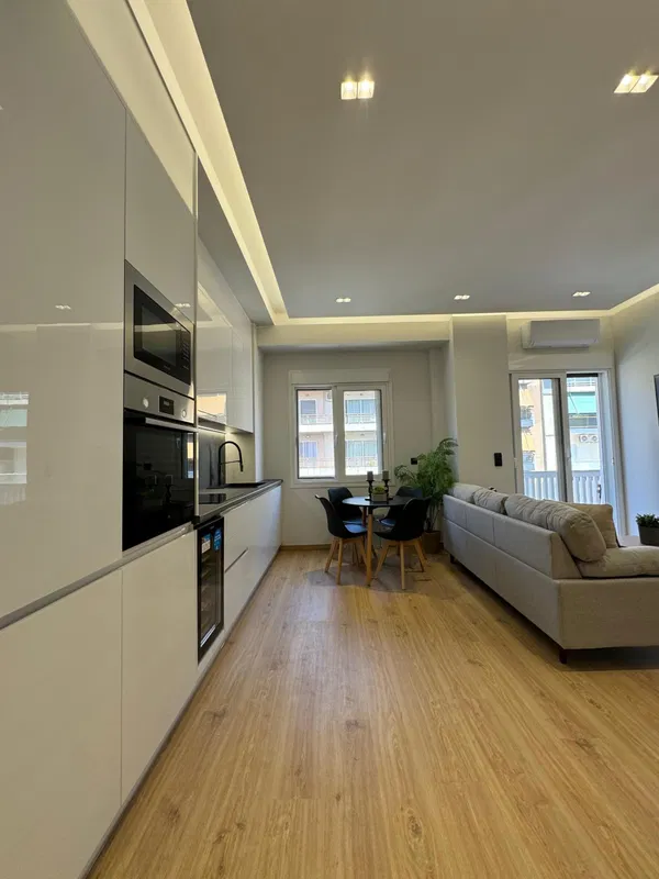 93 m² Apartment with Three Bedrooms for Sale in Piraeus, Piraeus Suburbs — photo 3