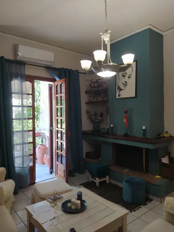 Three-Bedroom Renovated Apartment for Sale in Moschato, Piraeus Suburbs — photo 2