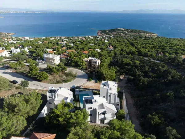 246 m² Sea-View Three-Bedroom Villa for Sale in Porto Rafti, Attica — photo 2