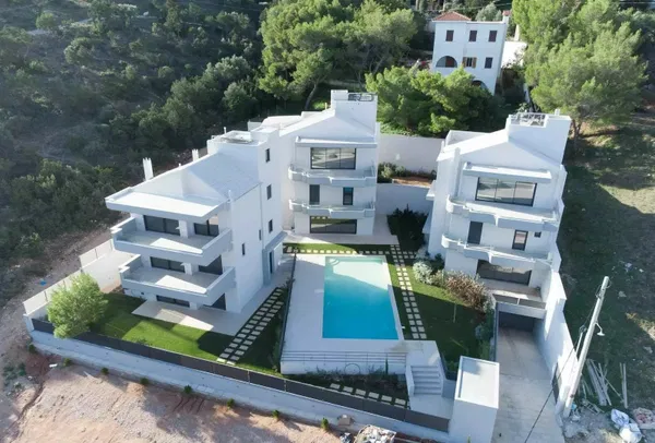 246 m² Sea-View Three-Bedroom Villa for Sale in Porto Rafti, Attica