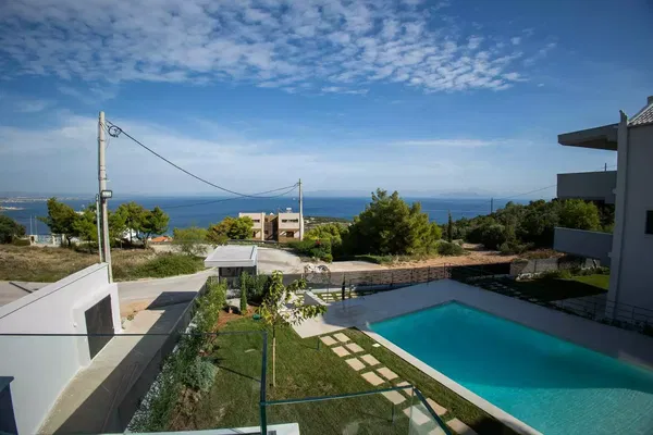 246 m² Sea-View Three-Bedroom Villa for Sale in Porto Rafti, Attica — photo 5