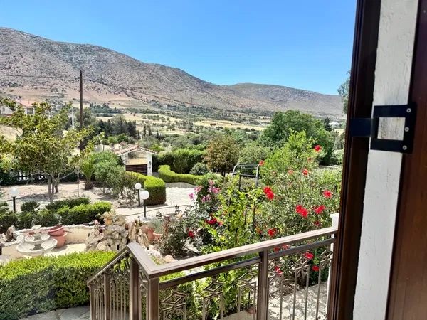 Renovated Five-Bedroom Villa for Sale in Keratea, Attica — photo 4