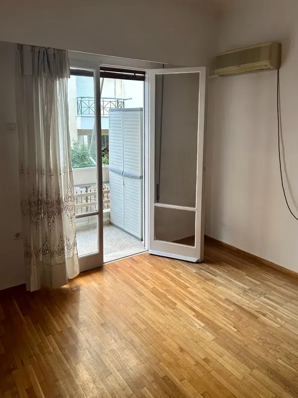 59 m² One-Bedroom Apartment for Sale in Palaio Faliro, Athens Southern suburbs — photo 4
