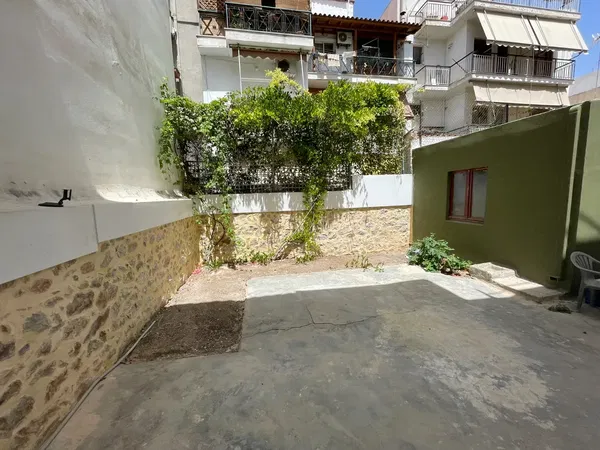 72 m² Two-Bedroom Apartment for Sale in Vyronas, Athens Eastern Suburbs — photo 2