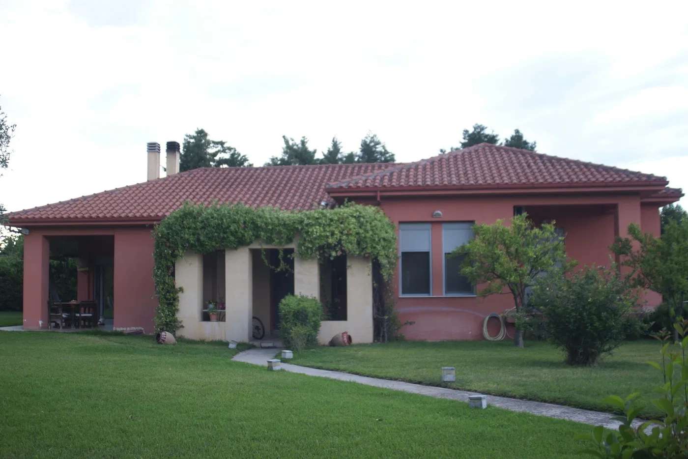 Four-Bedroom Villa for Sale in Kamena Vourla, Fthiotida