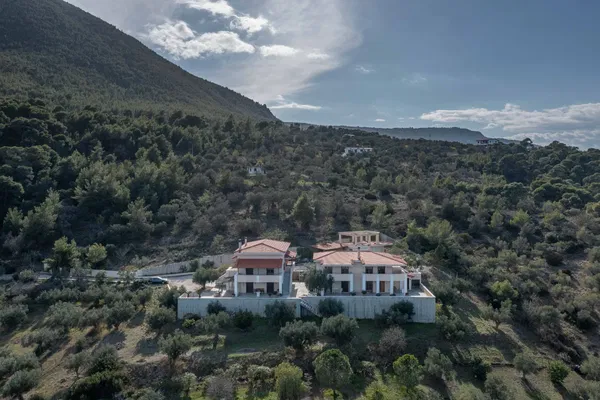 Sea View Eight-Bedroom Villa for Sale in Loutraki - Perachora, Loutraki