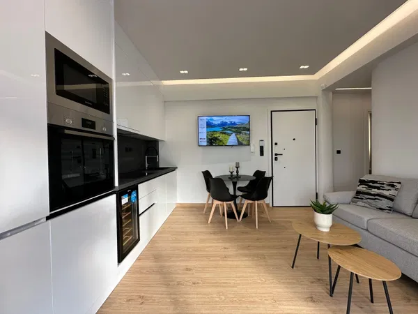 52 m² Renovated Two-Bedroom Apartment for Sale in Piraeus, Piraeus Suburbs — photo 3