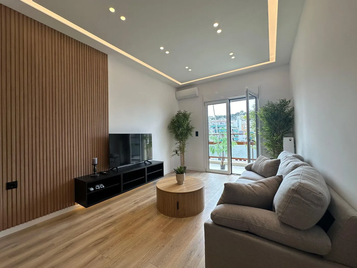 52 m² Renovated Two-Bedroom Apartment for Sale in Piraeus, Piraeus Suburbs