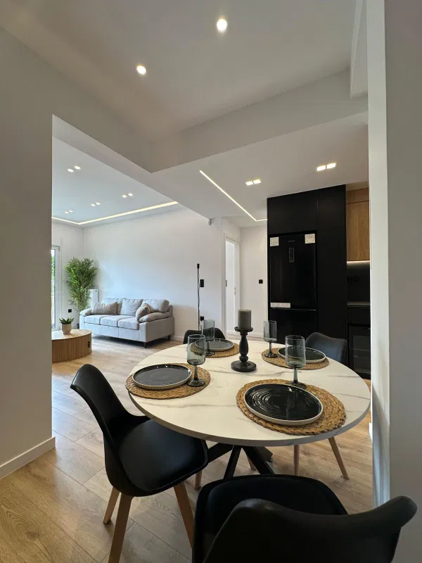 52 m² Renovated Two-Bedroom Apartment for Sale in Piraeus, Piraeus Suburbs — photo 5
