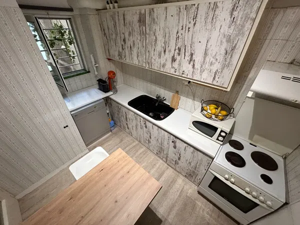 82 m² Renovated Two-Bedroom Apartment for Sale in Center Athens, Athens Center — photo 3