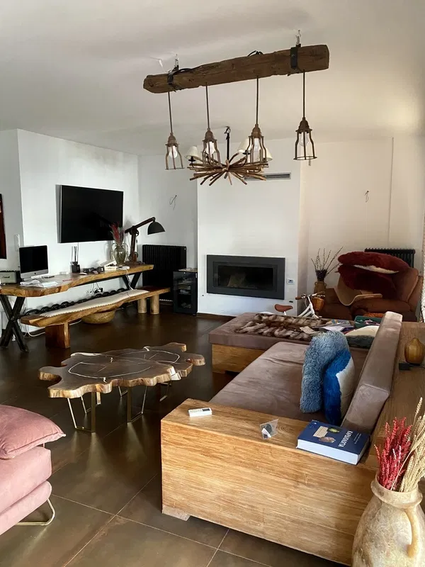 147 m² Four-Bedroom Renovated Apartment for Sale in Glyfada, Athens Southern suburbs