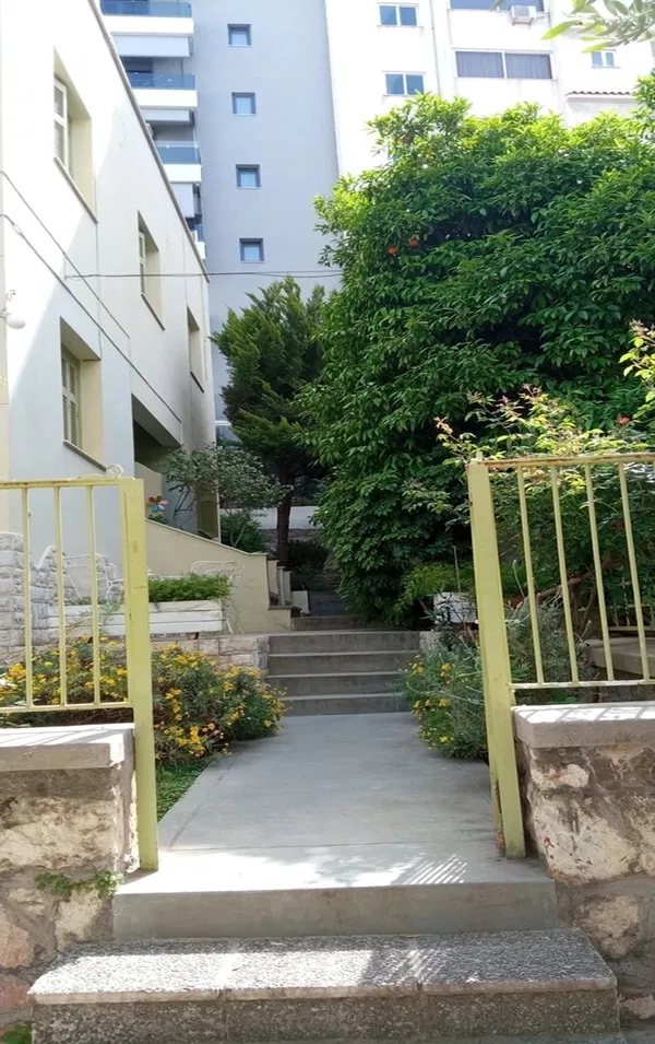 300 m² Villa with Five Bedrooms for Sale in Nea Smyrni, Athens Southern suburbs — photo 4
