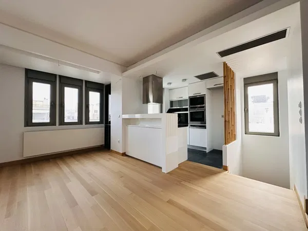 105 m² Two-Bedroom Renovated Apartment for Sale in Chalandri, Athens Northern suburbs — photo 5