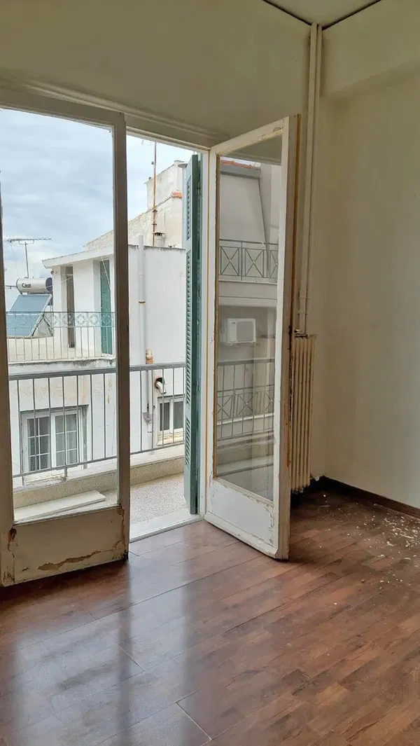 50 m² One-Bedroom Apartment for Sale in Pasalimani, Piraeus — photo 4