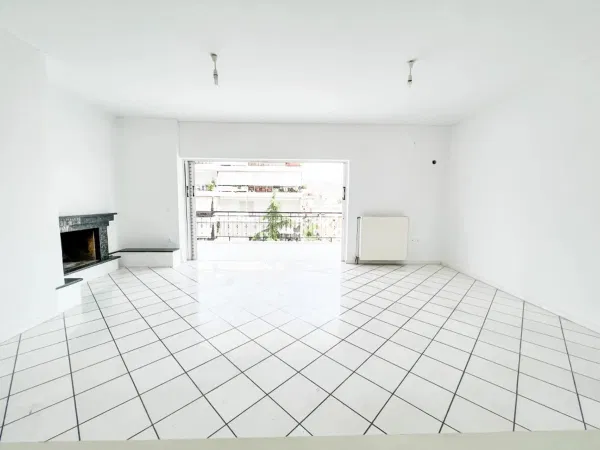 88 m² Two-Bedroom Renovated Apartment for Sale in Glyfada, Athens Southern suburbs — photo 3