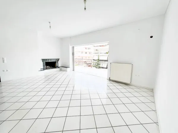 88 m² Two-Bedroom Renovated Apartment for Sale in Glyfada, Athens Southern suburbs — photo 4