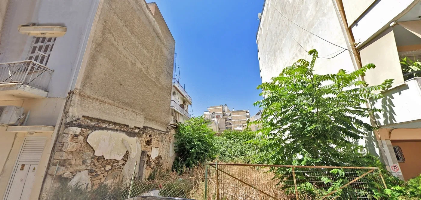 215 m² Plot of Land for Sale in Piraeus Kaminia, Piraeus