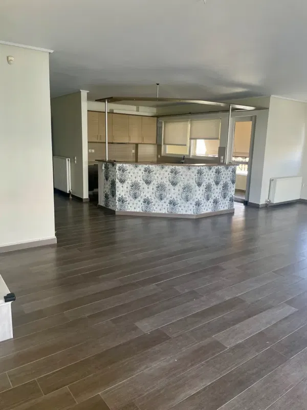165 m² Three-Bedroom Apartment for Rent in Glyfada, Athens Southern suburbs — photo 3