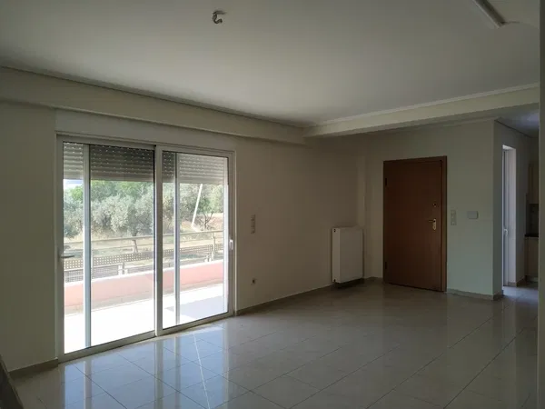Renovated 145 m² Villa with Three Bedrooms for Sale in Loutraki, Korinthos — photo 5