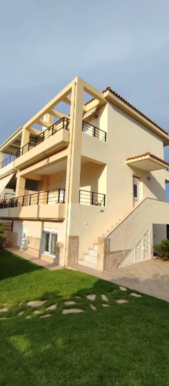 Sea-View Three-Bedroom Villa for Sale in Corinth, Korinthos — photo 3