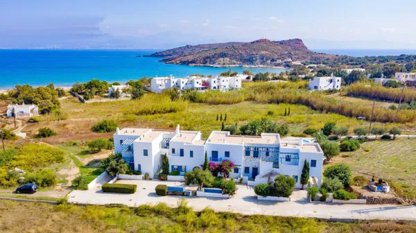 71 m² Three-Bedroom Villa for Sale in Paros, Cyclades — photo 3