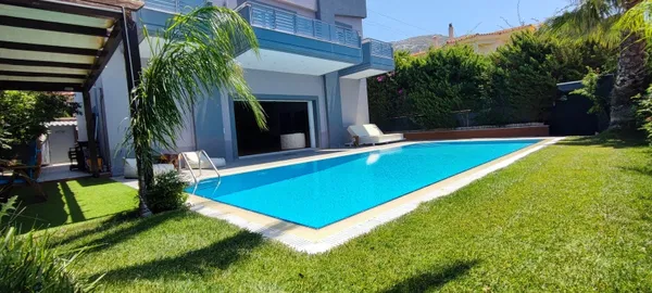 Sea-View 290 m² Villa with Three Bedrooms for Sale in Lagonisi, Attica