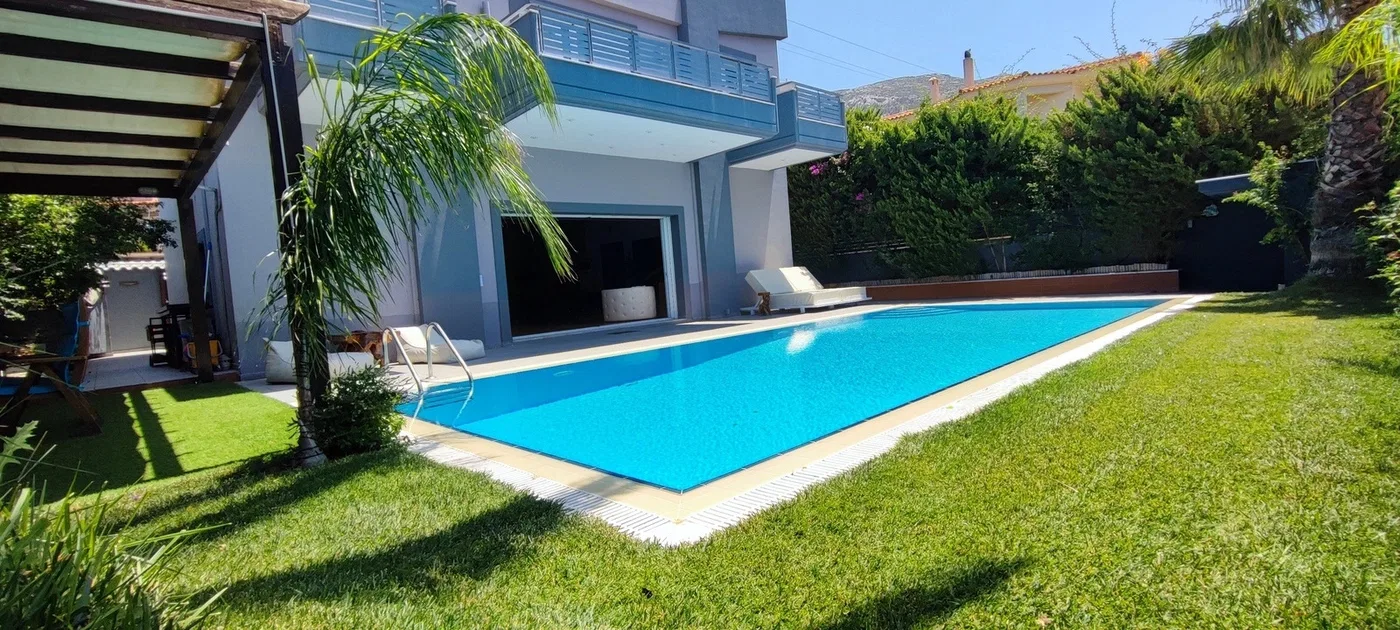 Sea-View 290 m² Villa with Three Bedrooms for Sale in Lagonisi, Attica