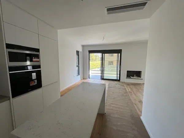 Modern 100 m² Apartment with Three Bedrooms for Sale in Glyfada, Athens Southern suburbs — photo 2
