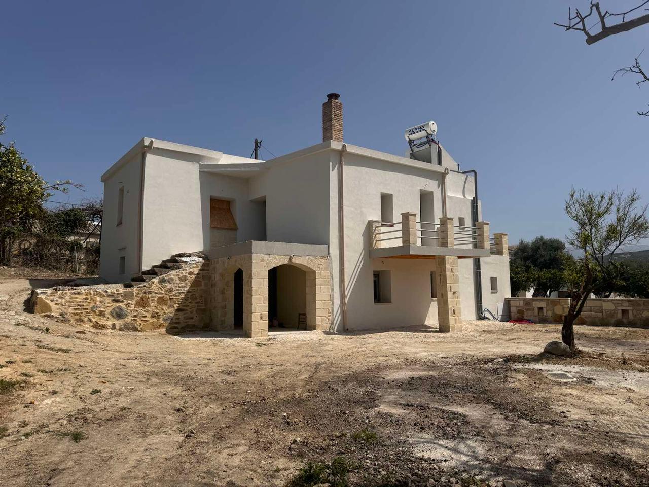 Seafront Villa for Sale in Xamoudochori, Platanias