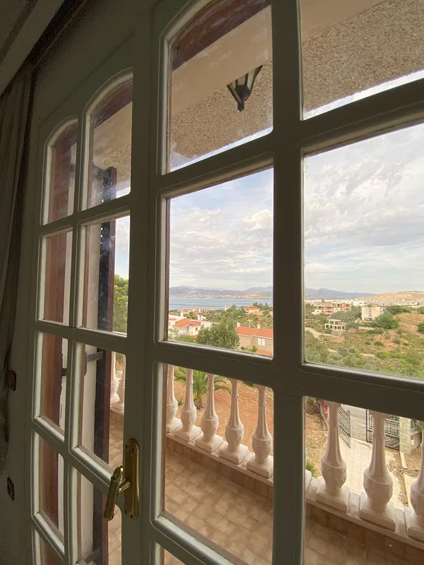 Sea-View 380 m² Villa with Seven Bedrooms for Sale in Chalkida, Sterea Hellas — photo 3