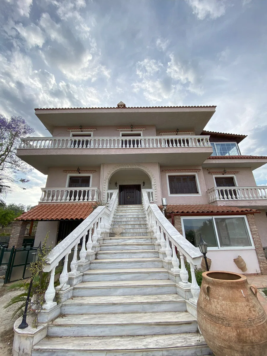Sea-View 380 m² Villa with Seven Bedrooms for Sale in Chalkida, Sterea Hellas