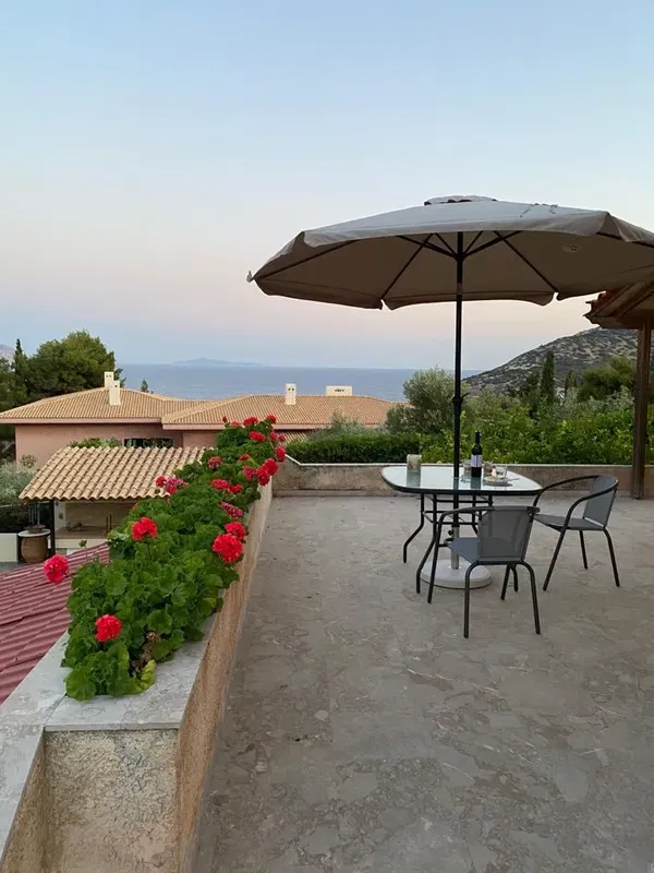235 m² Villa with Five Bedrooms for Sale in Anavyssos, Attica — photo 2