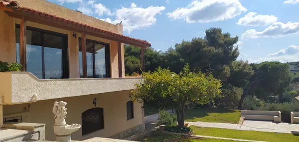 235 m² Villa with Five Bedrooms for Sale in Anavyssos, Attica — photo 3