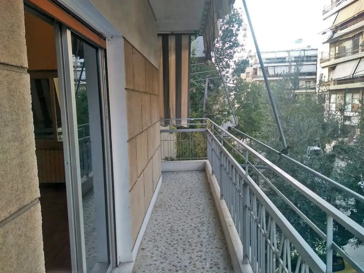 92 m² Renovated Two-Bedroom Apartment for Sale in Neos Kosmos, Athens Center