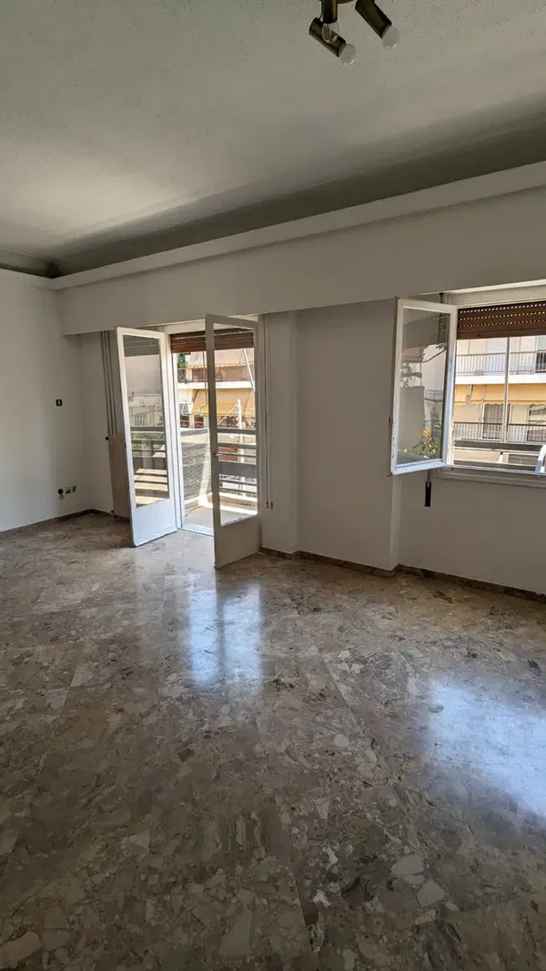 Three-Bedroom Apartment for Sale in Neo Faliro, Piraeus — photo 4