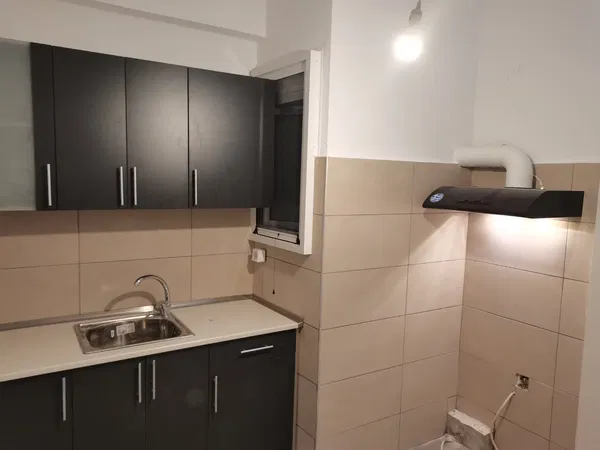 Renovated 55 m² Apartment with One Bedrooms for Sale in Keratsini, Piraeus Suburbs — photo 3