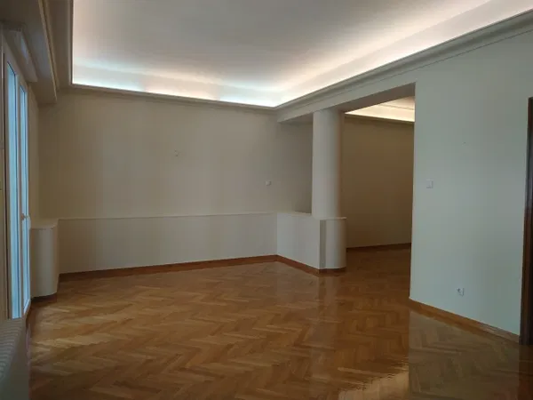 191 m² Three-Bedroom Apartment for Sale in Kolonaki - Lycabettus, Athens Center — photo 2