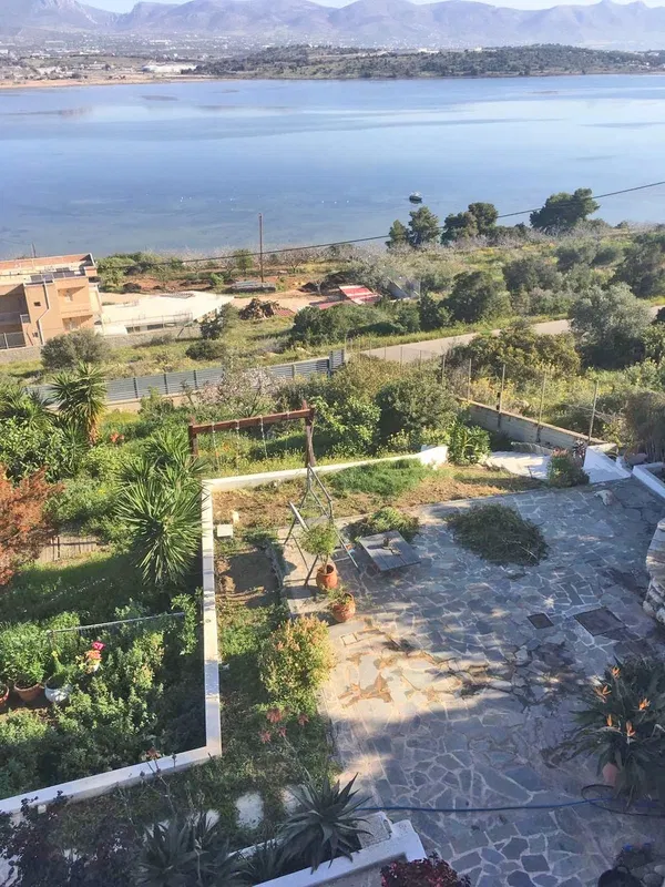 Sea View 320 m² Villa with Three Bedrooms for Sale in Megara, Attica — photo 2
