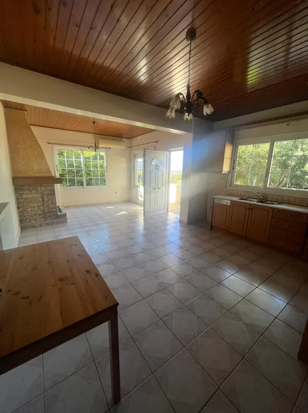 Two-Bedroom Villa for Sale in Porto Rafti, Attica